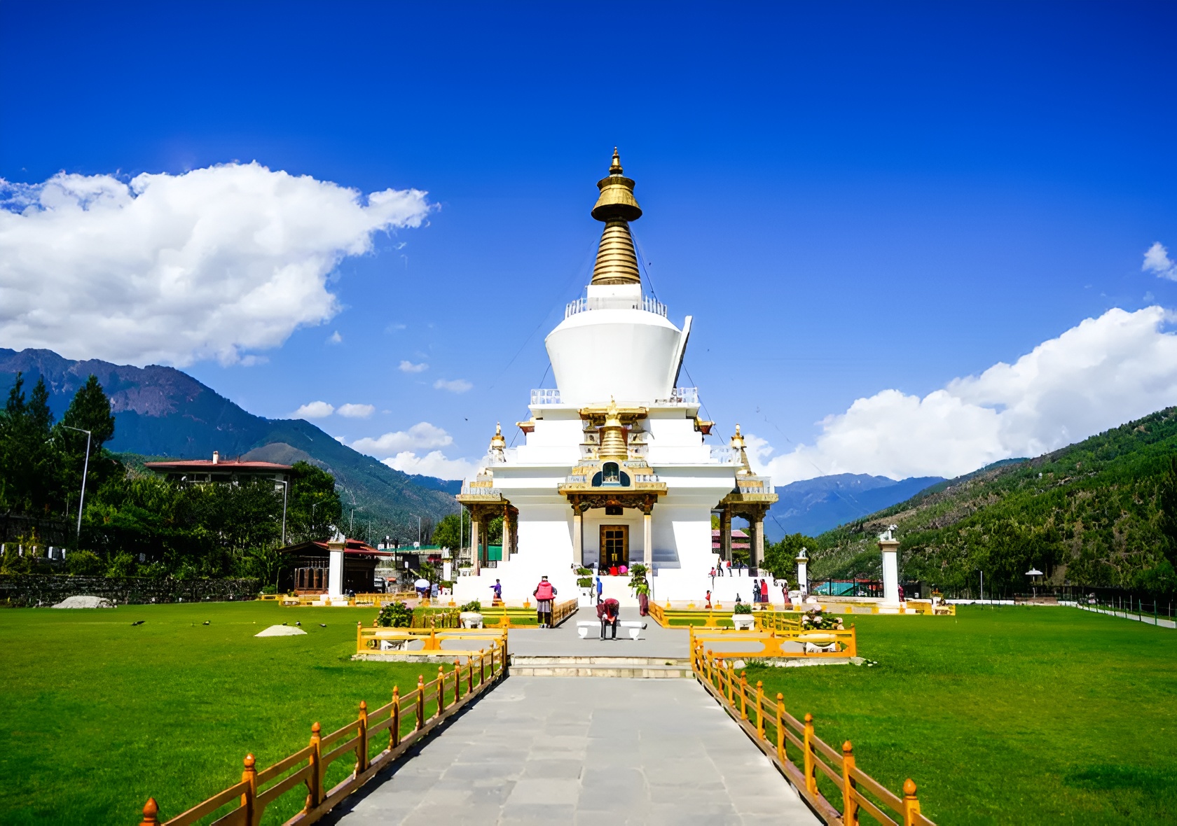 Discover Bhutan Hills & Heritage