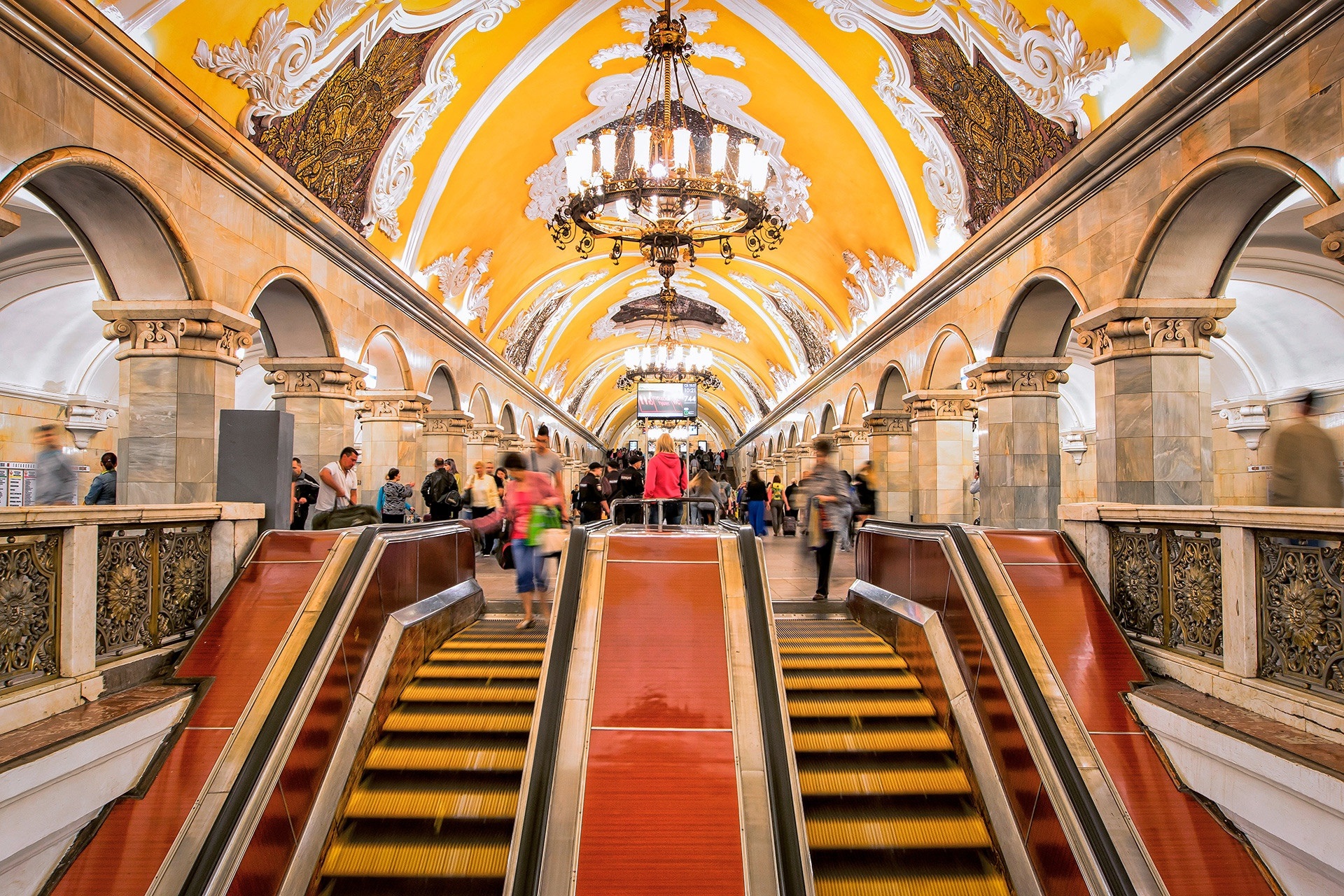 Moscow Metro Tour
