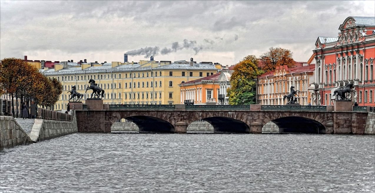 Anichkov Bridge
