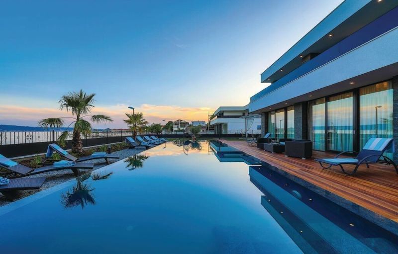Beachfront Villa Baronessa with Pool, Kastela, Croatia