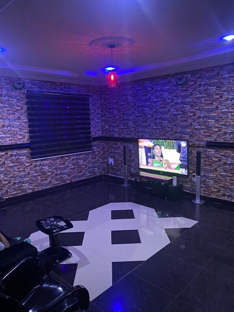 Royal Spurs Hotel