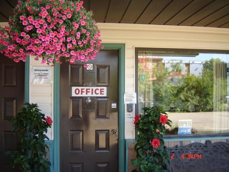 HOO - DOO MOTEL, Drumheller, Canada