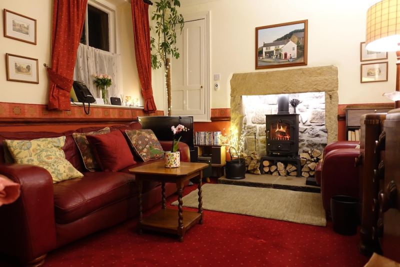Traditional 2 Bedroom Cottage in Eyam, Hope Valley, Hope Valley, United Kingdom