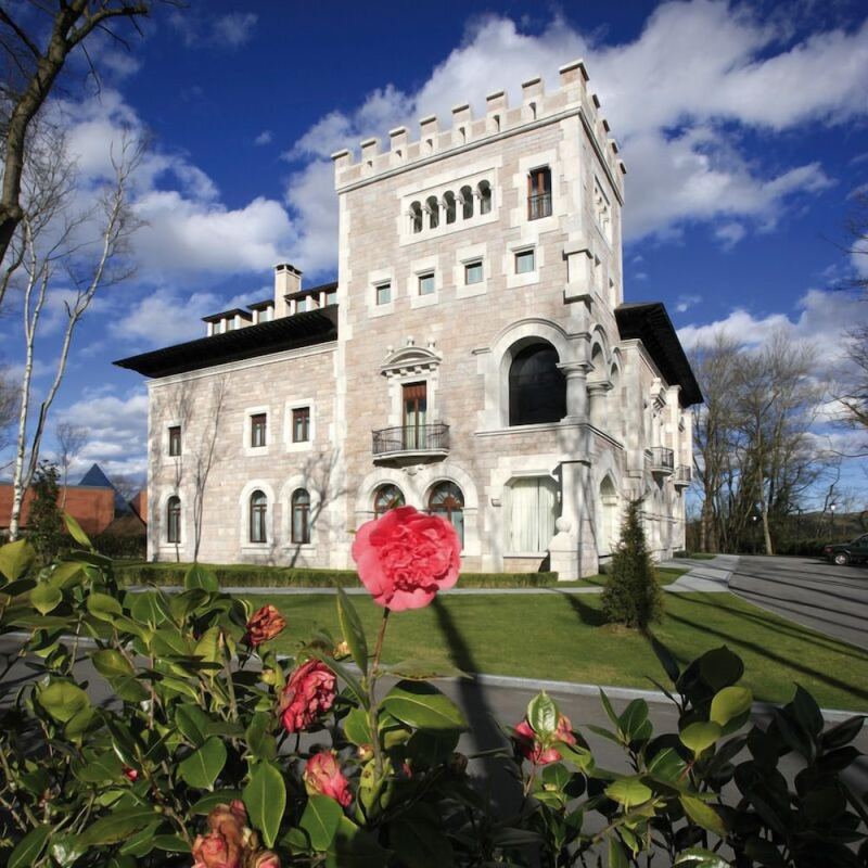 Castillo Del Bosque La Zoreda, Oviedo, Spain