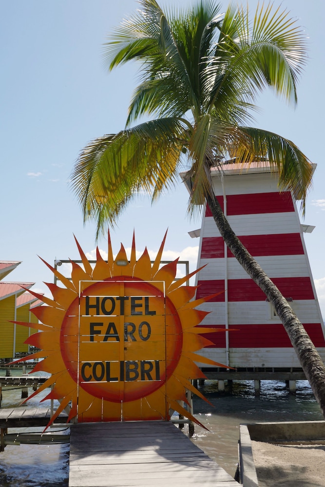 Hotels in Carenero Island