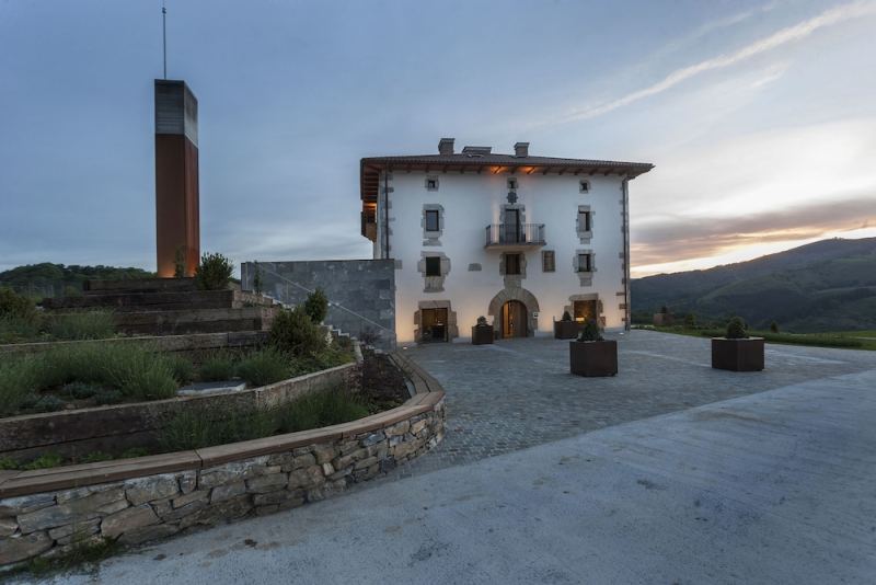 Palacio de Yrisarri by IrriSarri Land, Igantzi, Spain