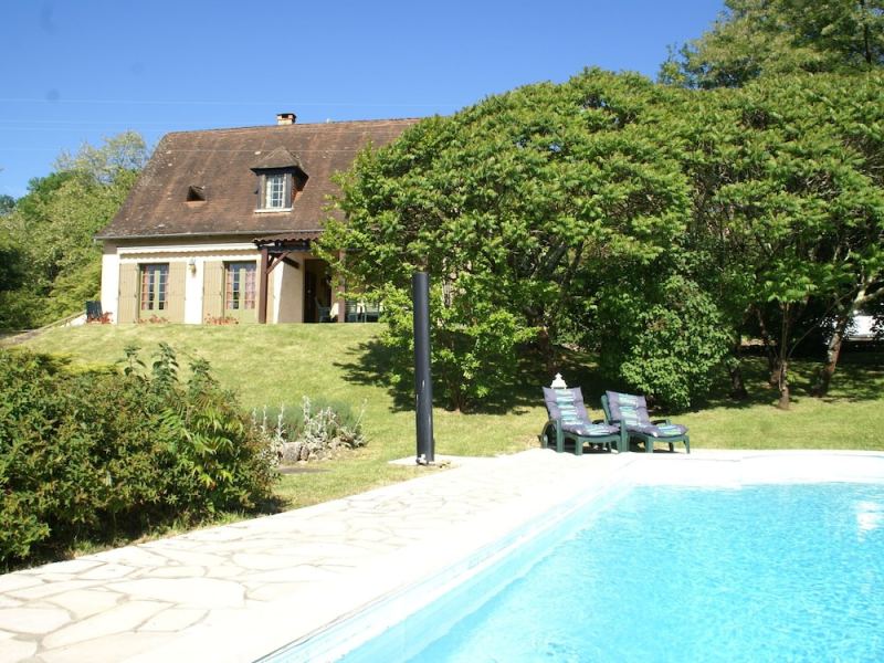 Holiday Home With Private Swimming Pool and View of the Hills, in Trémolat, Tremolat, France