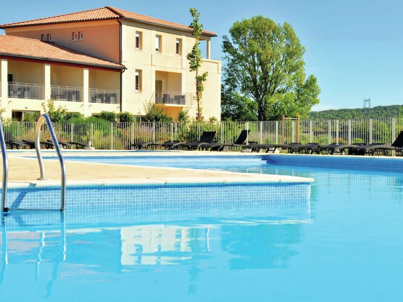 Cozy Apartment With Dishwasher and Near Canal du Midi, Azille, France