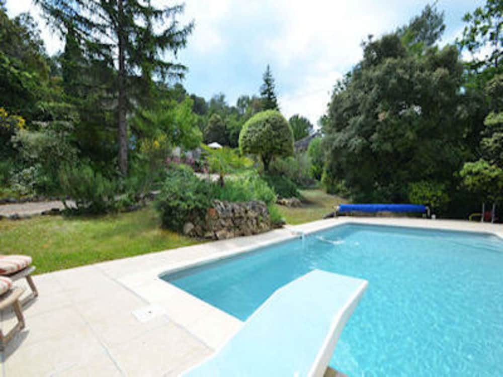 Attractive Holiday Home With Private Pool, Stunning Views, Surrounded by Nature!, Nans-les-Pins, France