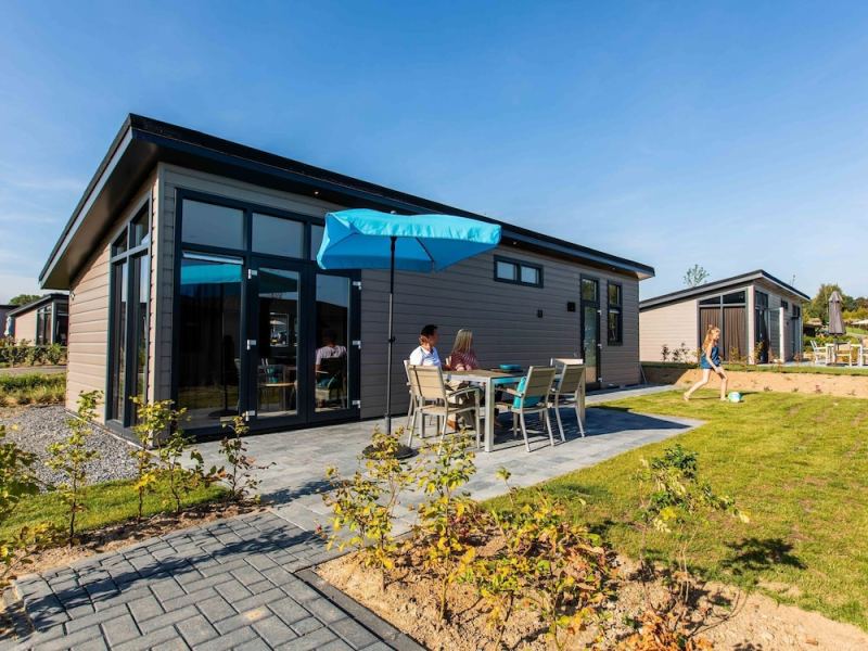 Modern Chalet With Dishwasher, 5 km. From Valkenburg, Schin op Geul, Netherlands