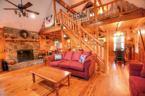 Cabin On The Creek 1117
