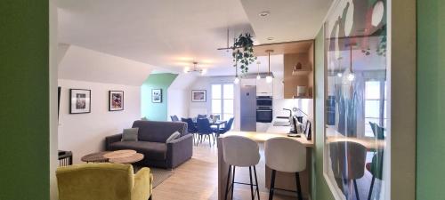 Sur un Nuage by Plaza, Serris, France