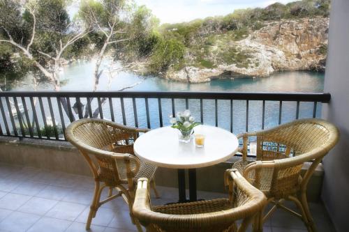 Apartamentos Cala Figuera, Cala Figuera, Spain
