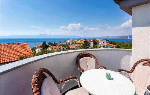 Cozy Apartment In Omisalj With Kitchen, Omisalj, Croatia