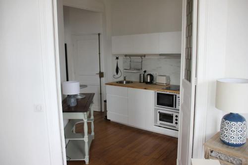Appartement F3 Au Balcon de la Place du Martroi, Orleans, France