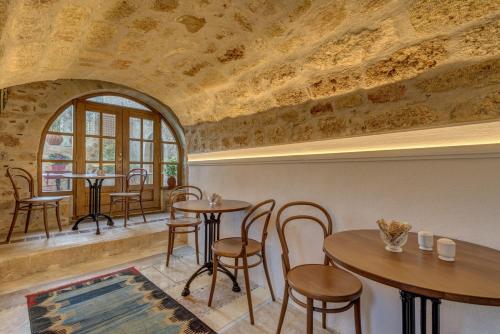 Malvasia Traditional Hotel