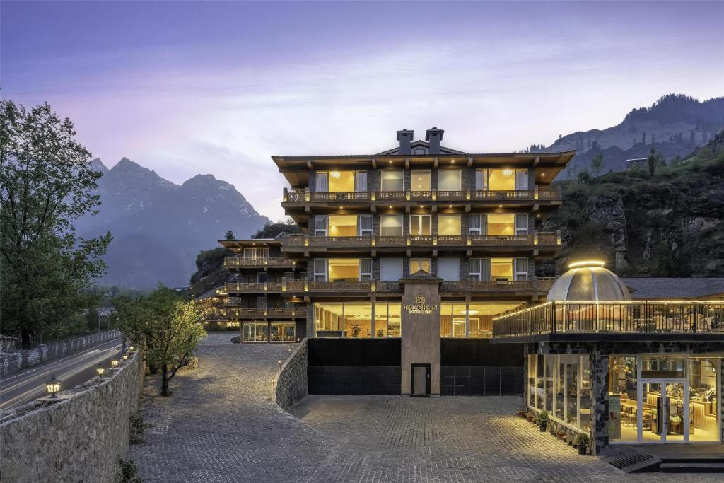 Palchan Hotel & Spa, Manali, India
