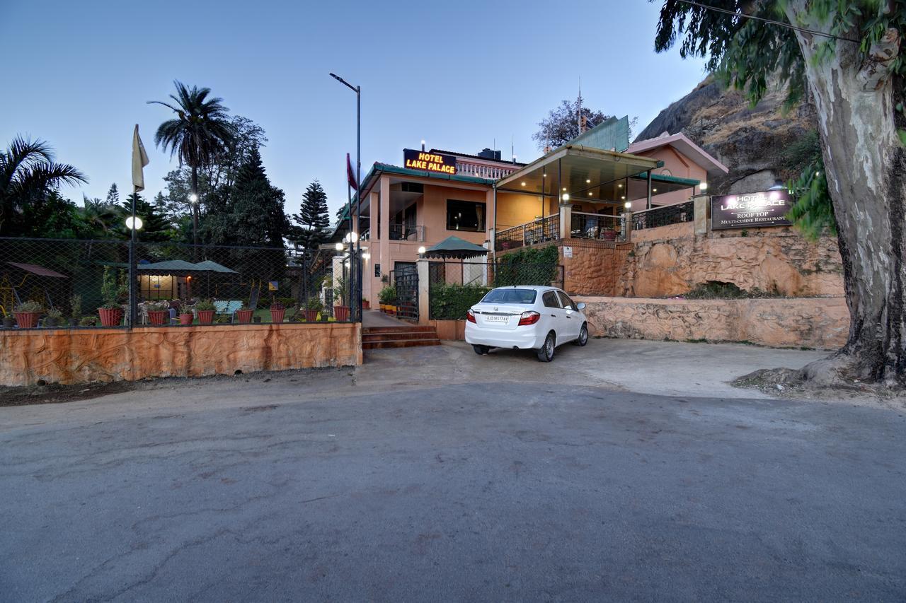 Hotel Lake Palace, Mount Abu, India