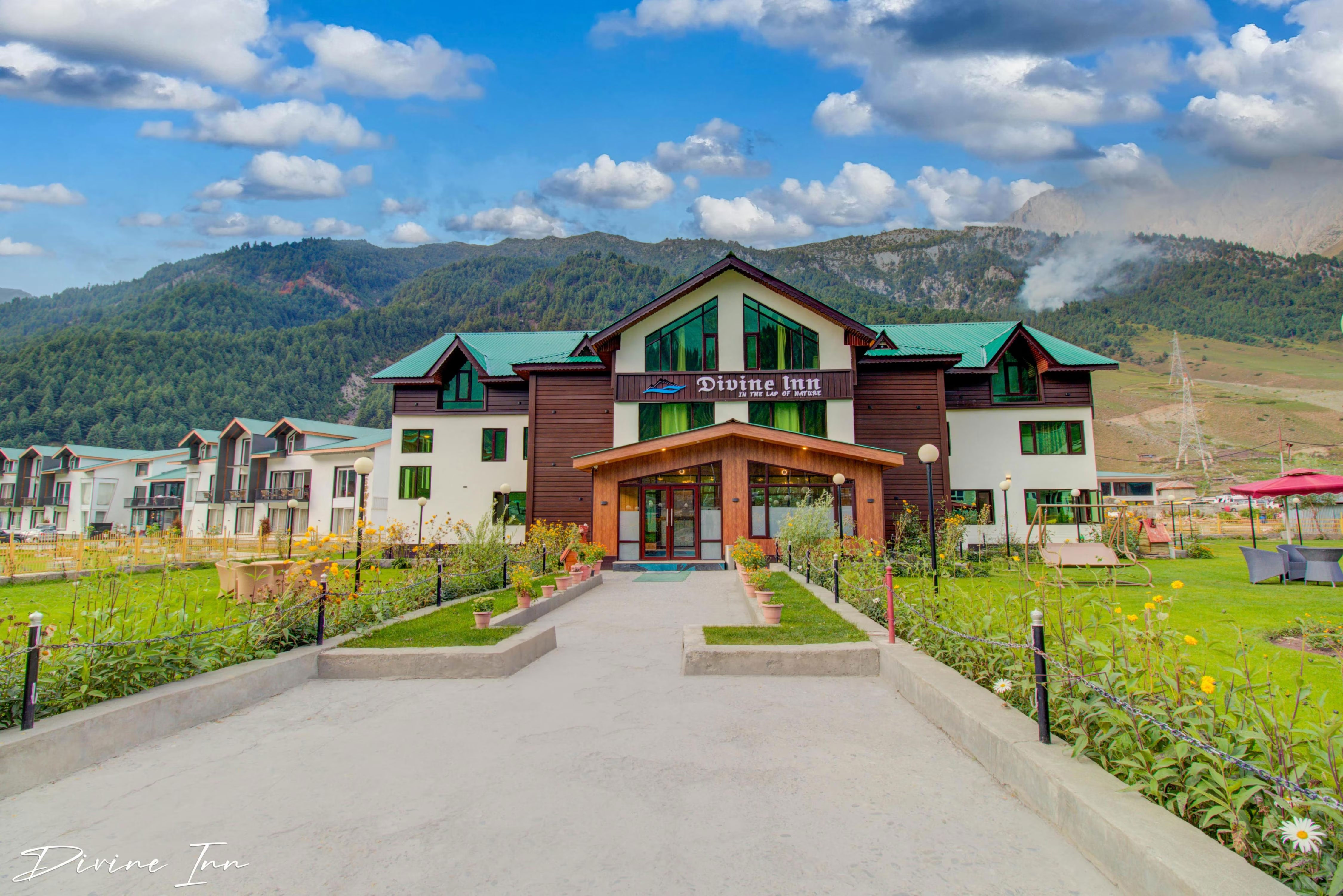 Divine Inn Hotel, Sonmarg, India