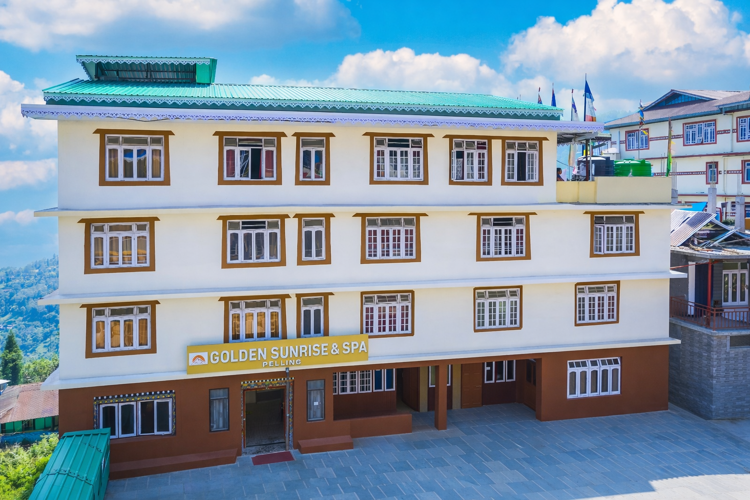 Hotel Golden Sunrise & Spa, Pelling, India