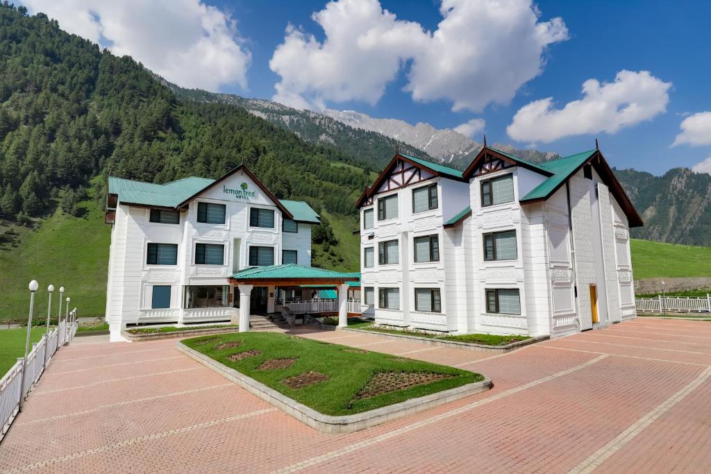 Lemon Tree Hotel, Sonmarg, India