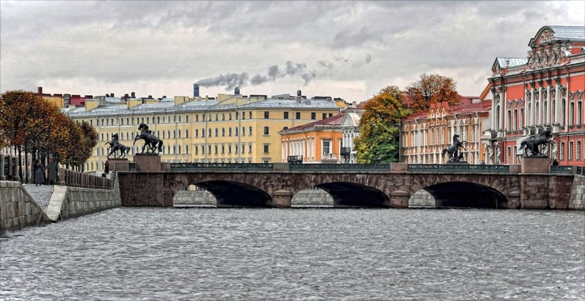 Anichkov Bridge