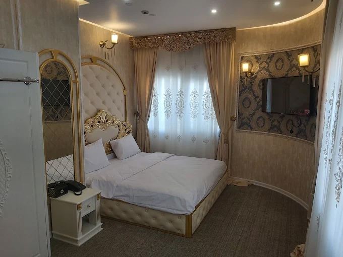 Emperor Hotel