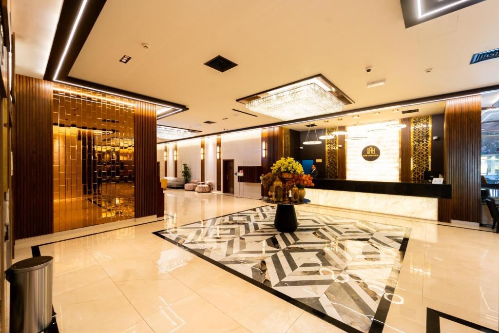 Grand Astoria Hotel