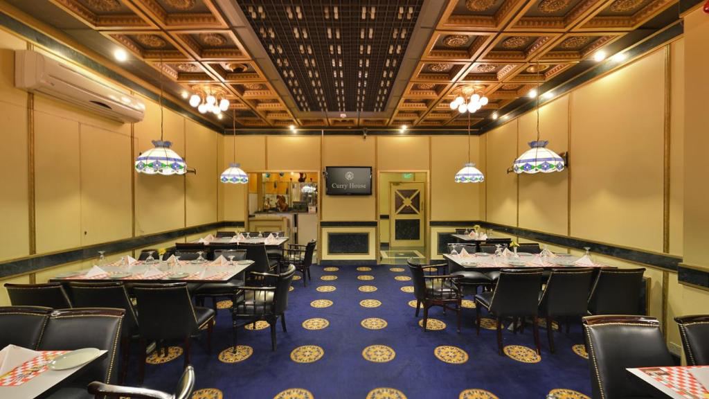 Grand Astoria Hotel