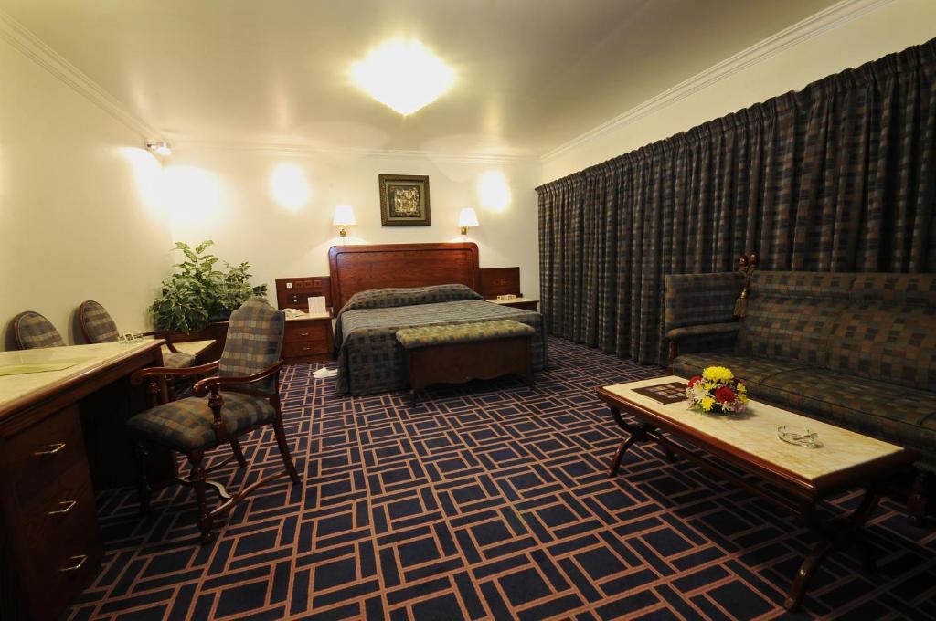 Grand Astoria Hotel