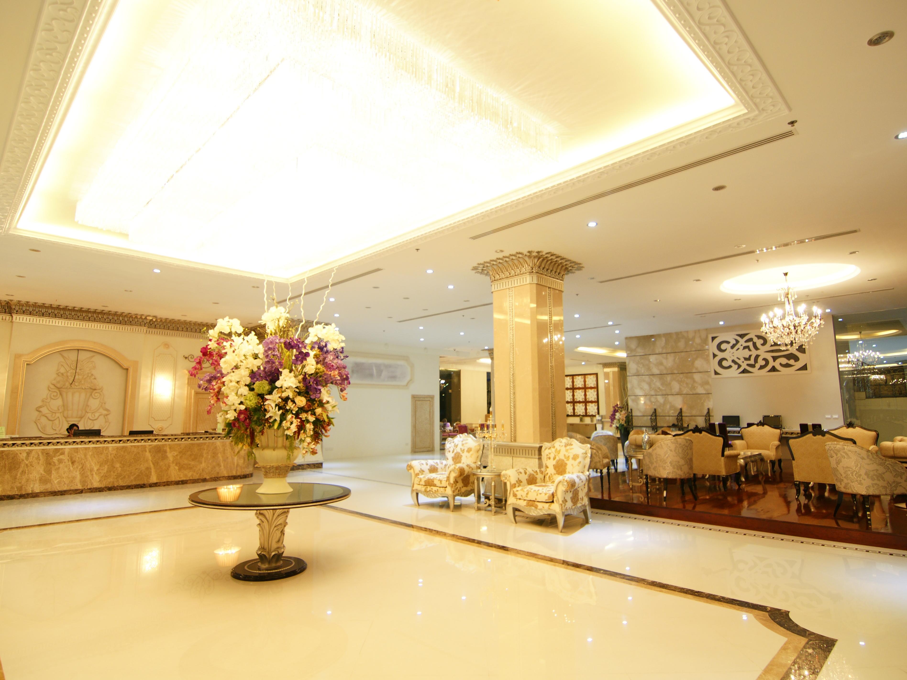 LK Miracle Suite Hotel