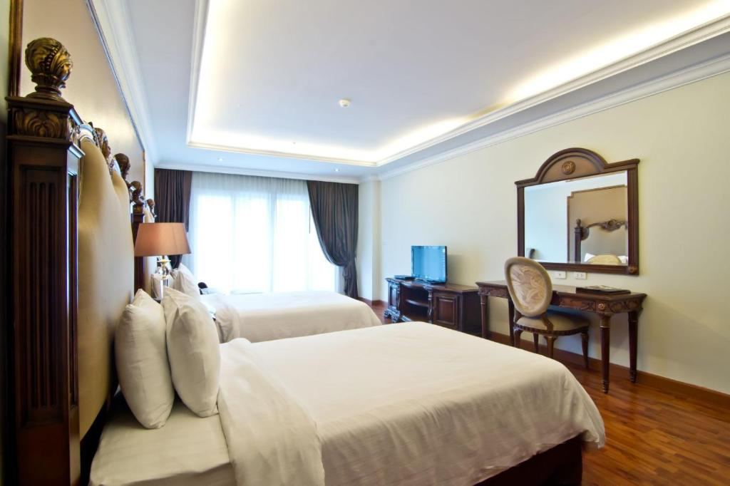 LK Miracle Suite Hotel