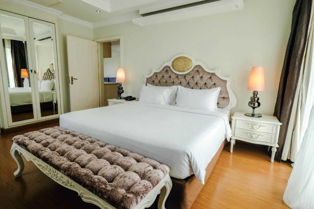 LK Miracle Suite Hotel