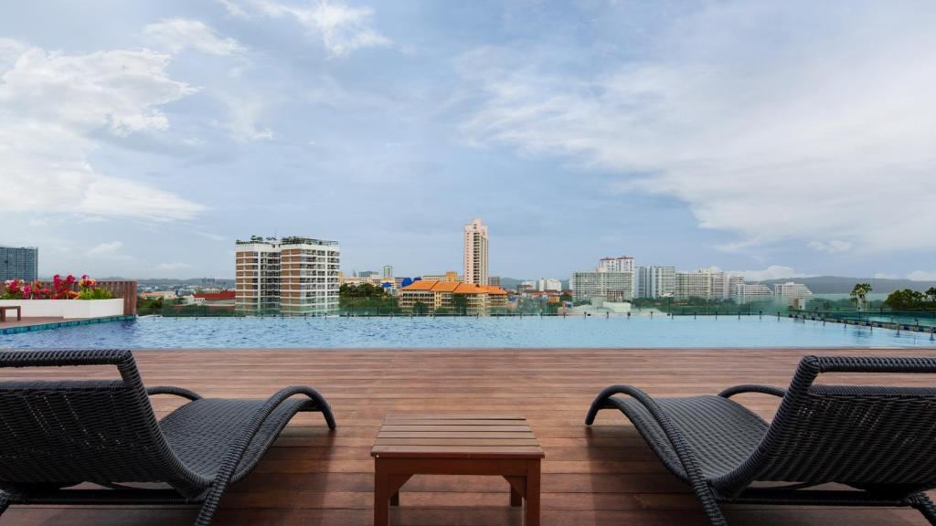 Aiyara Grand Hotel