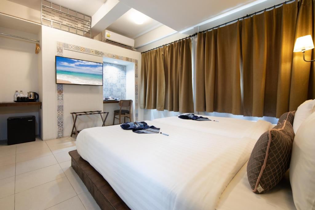 Montree Phuket Hotel