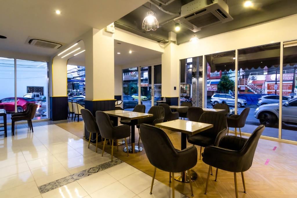 Montree Phuket Hotel
