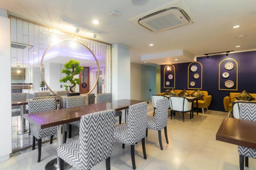 Montree Phuket Hotel