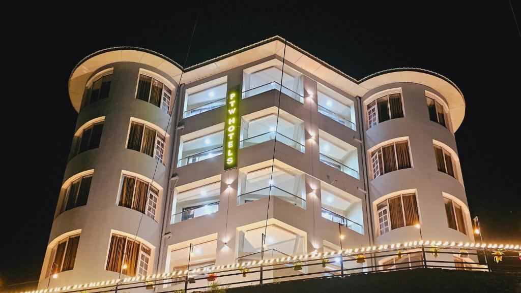 Hydrangea Heights Hotel