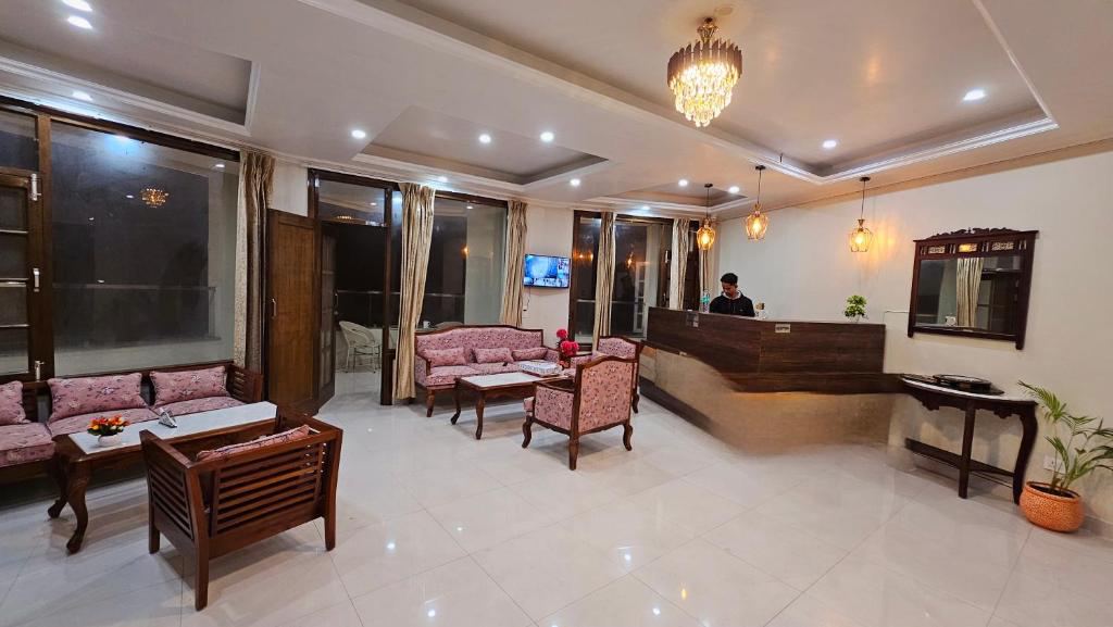 Hydrangea Heights Hotel