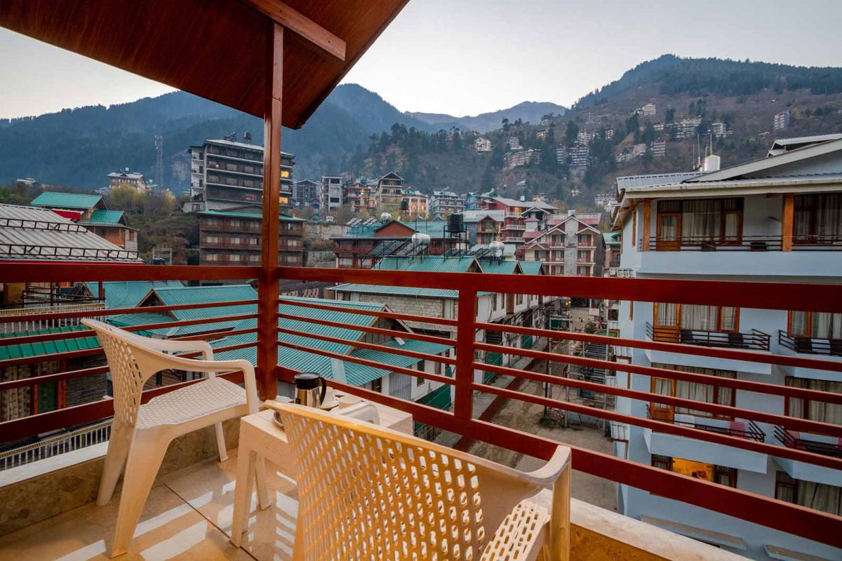 Hotel Surya Inn & Suites