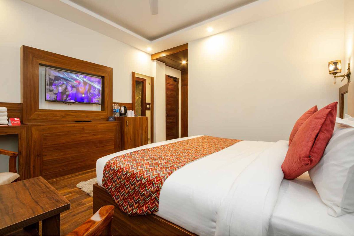 Hotel Surya Inn & Suites