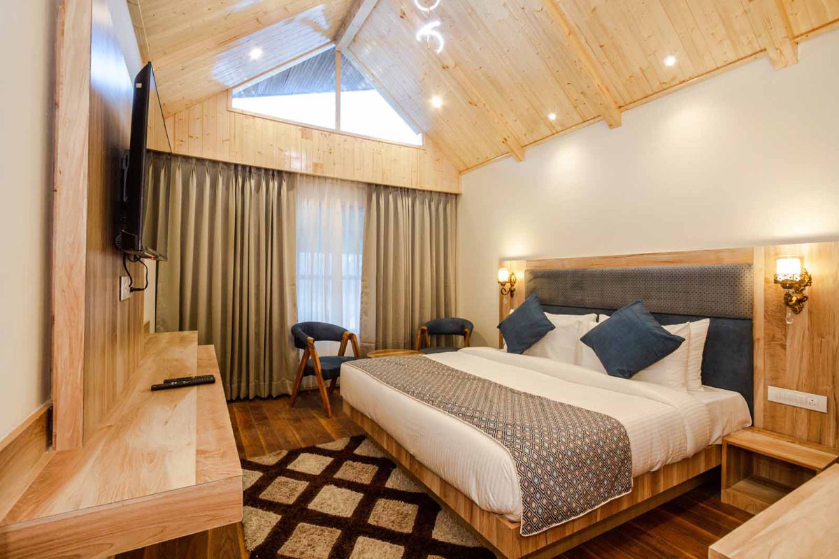 Hotel Surya Inn & Suites