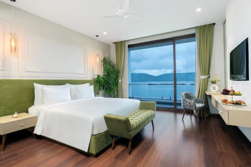 Zana Lakeview Resort Udaipur