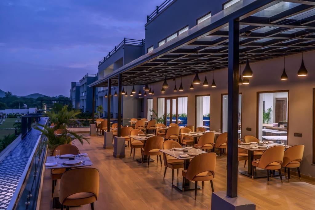 Zana Lakeview Resort Udaipur