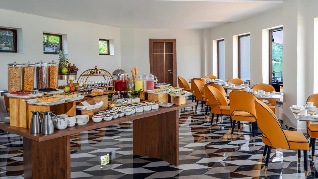 Zana Lakeview Resort Udaipur