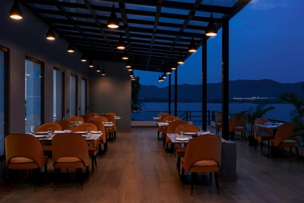 Zana Lakeview Resort Udaipur