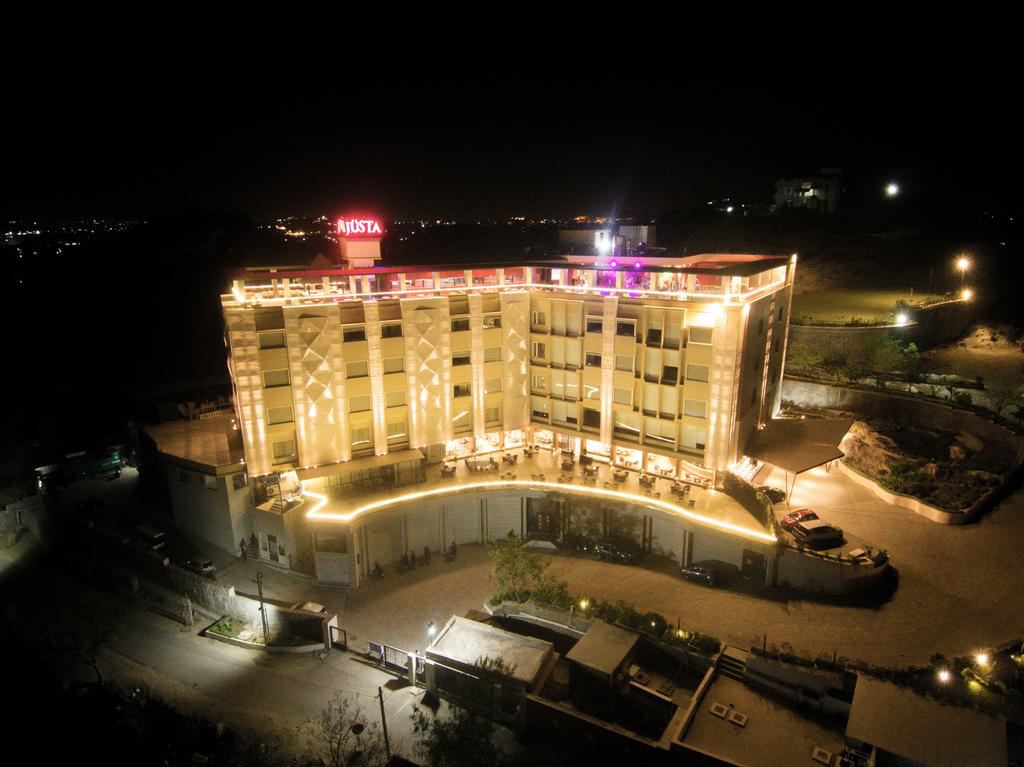 juSTa Luxe Sajjangarh Resort & Spa