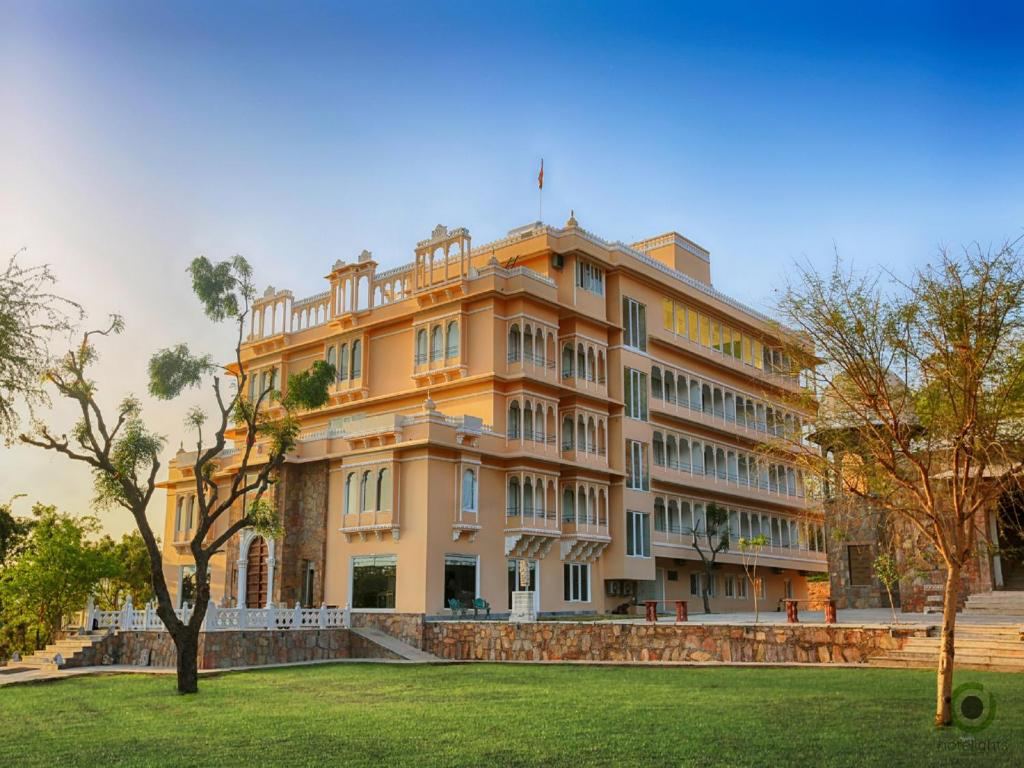 Fateh Niwas Hotel