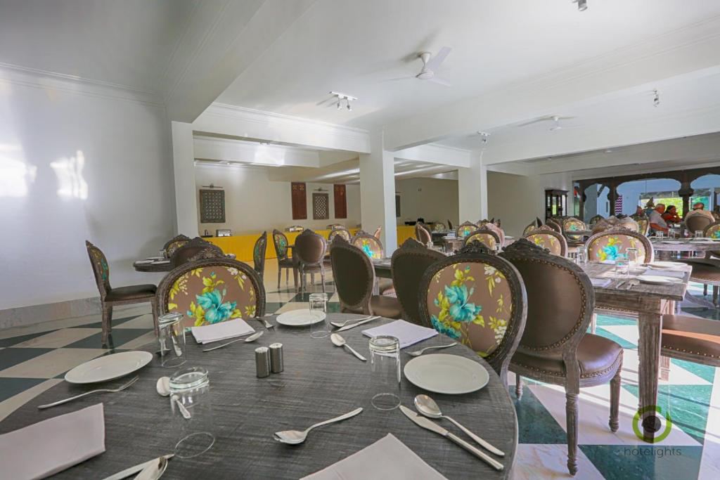 Fateh Niwas Hotel
