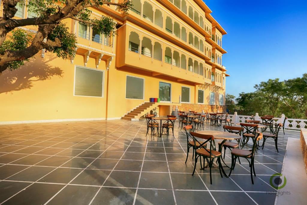 Fateh Niwas Hotel